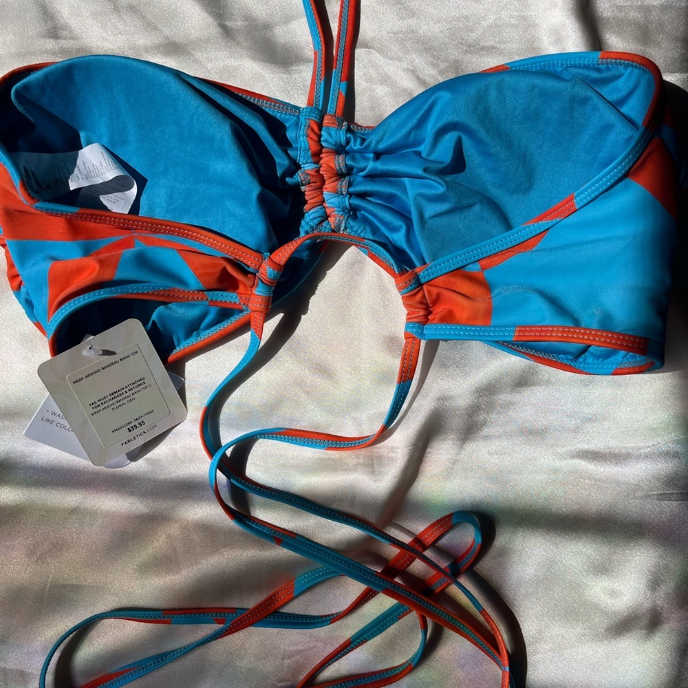 Bikini - Picture 6 of 11